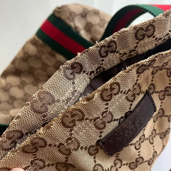 GUCCI GG CANVAS TOTE - Picture 9 of 16